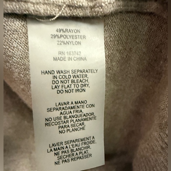 Aaeda Beige Flower Appliqué Cardigan Sweater Cottagecore Grannycore Size XL - Picture 6 of 6